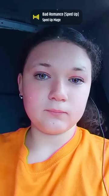Preview for a Spotlight video that uses the Blue Eyes Sparkle Lens