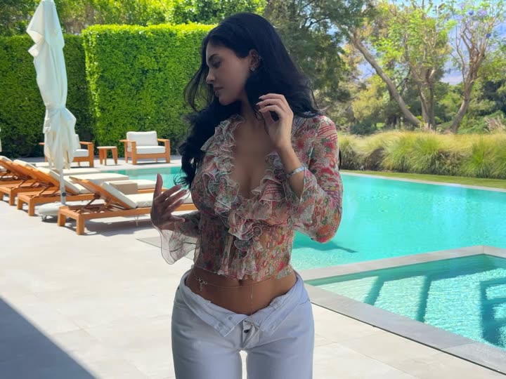 محتوى سناب شات لـ King Kylie 👑