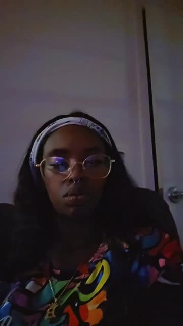 Preview for a Spotlight video that uses the Meralllll Lens