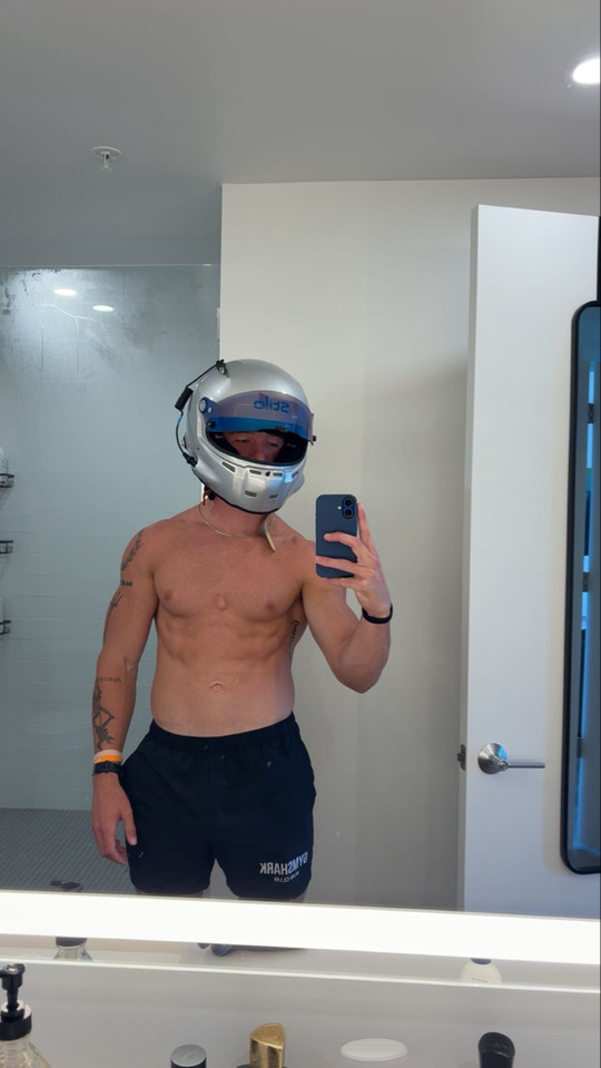 jamesiwhitee