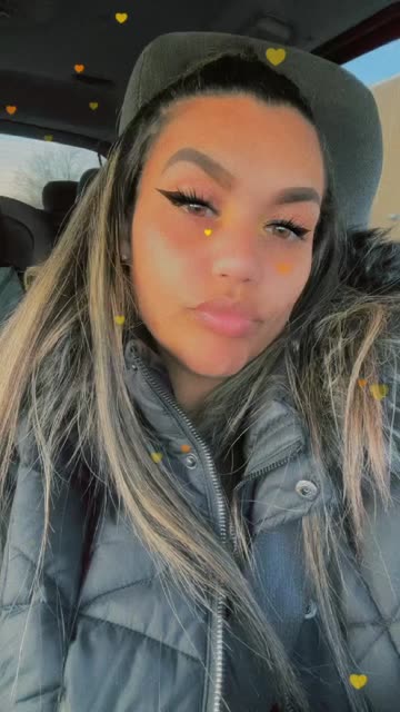 Preview for a Spotlight video that uses the yellow make up Lens