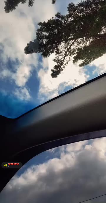 Preview for a Spotlight video that uses the 10 Lens