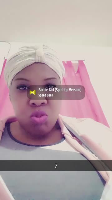 Preview for a Spotlight video that uses the Pink Lips Lens