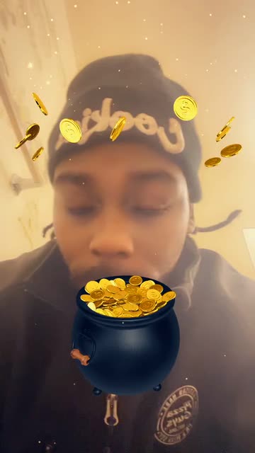 Preview for a Spotlight video that uses the Golden Coins Halo Lens