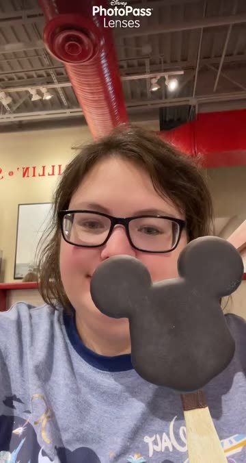 Preview for a Spotlight video that uses the Theme Park Snacks Lens