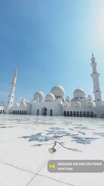 Preview for a Spotlight video that uses the Zayed Mosque Lens
