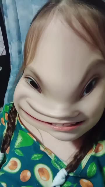 Preview for a Spotlight video that uses the SMILE FACE Lens