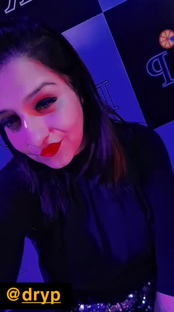 Preview for a Spotlight video that uses the Gleam Brown Queen Lens