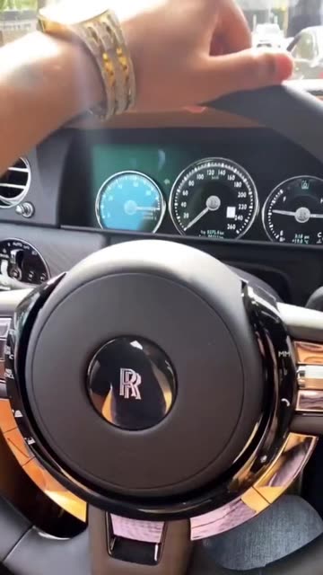 Preview for a Spotlight video that uses the Rolls Royce Car Lens