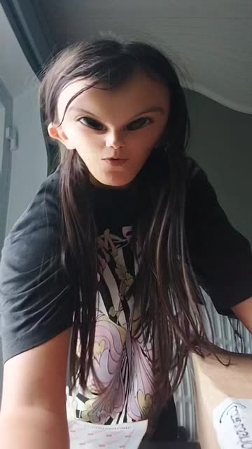 Preview for a Spotlight video that uses the Big Eye Distortion Lens