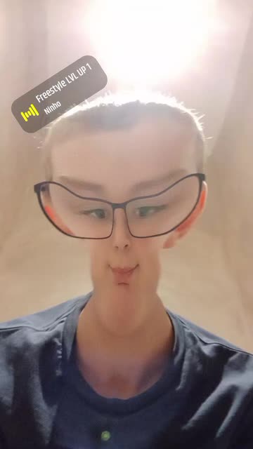 Preview for a Spotlight video that uses the Small mouth funny Lens