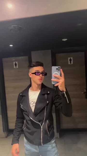 Preview for a Spotlight video that uses the glasses Lens