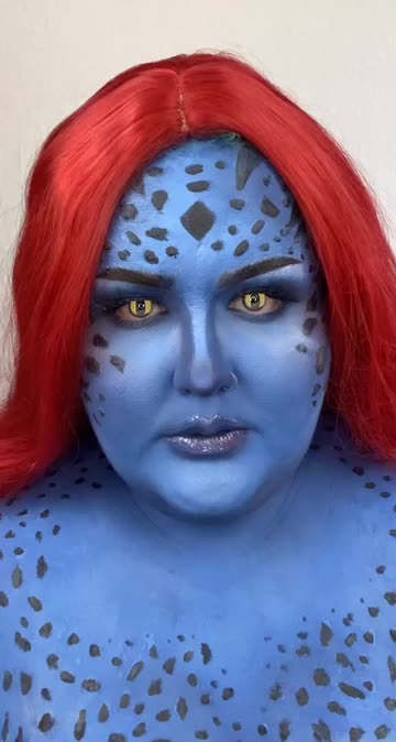 Preview for a Spotlight video that uses the YELLOW EYES Lens