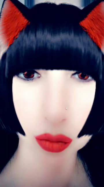 Preview for a Spotlight video that uses the Halloween Cat with Hair Lens