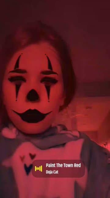 Preview for a Spotlight video that uses the Clown Babe Lens