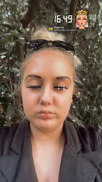 Preview for a Spotlight video that uses the golden kira Lens