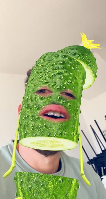 Preview for a Spotlight video that uses the Cucumber face  Lens