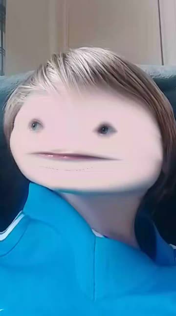 Preview for a Spotlight video that uses the stretched face Lens