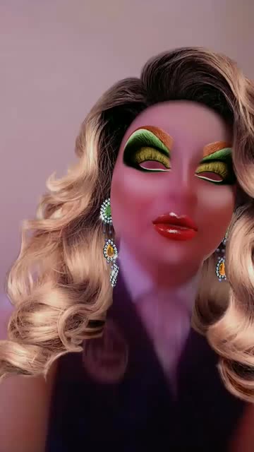 Preview for a Spotlight video that uses the Diva Lens