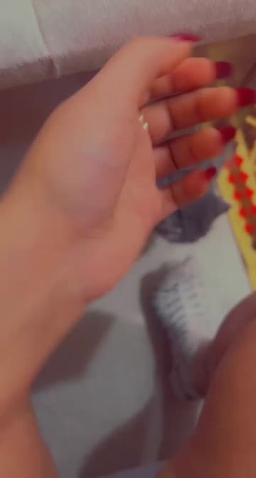Preview for a Spotlight video that uses the Emerald Lens