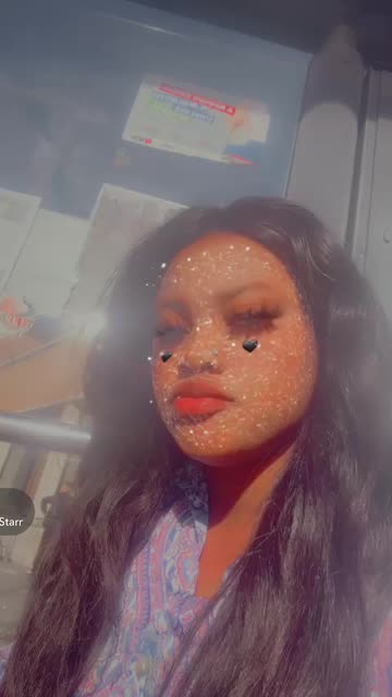 Preview for a Spotlight video that uses the Glitter and Hearts Mask Lens