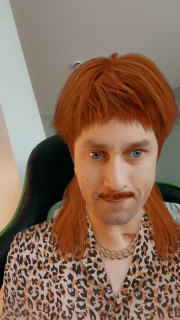 Preview for a Spotlight video that uses the Cool Haircut Lens