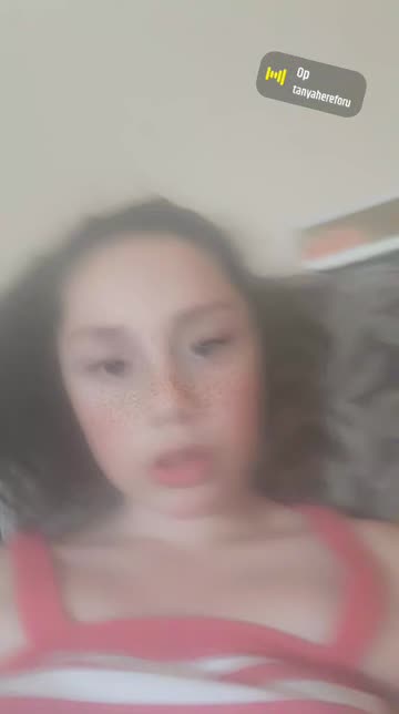 Preview for a Spotlight video that uses the sunny freckles Lens