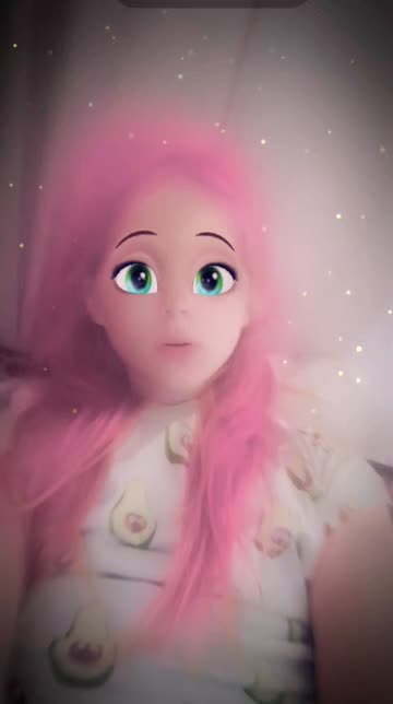 Preview for a Spotlight video that uses the Cartoon Magic Lens