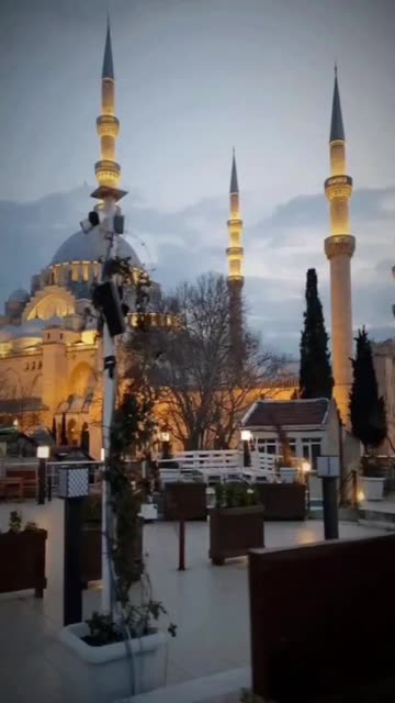 Preview for a Spotlight video that uses the allah Lens