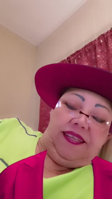 Preview for a Spotlight video that uses the Glam Pink Look  Lens