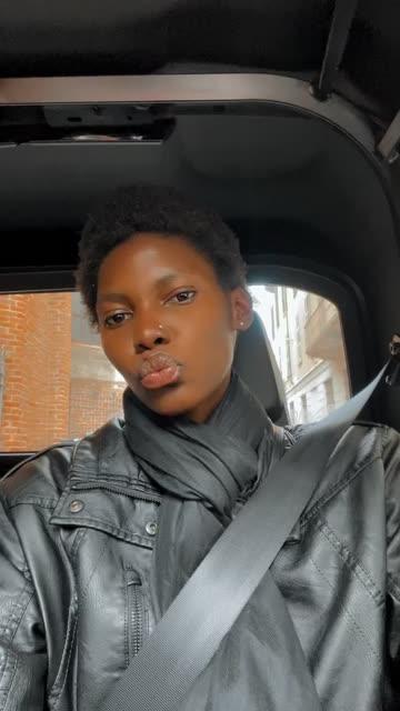 Preview for a Spotlight video that uses the honey tan Lens