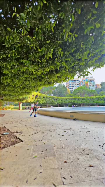 Preview for a Spotlight video that uses the HDR 4 BUTTON Lens