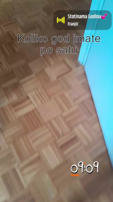 Preview for a Spotlight video that uses the Random clock Lens
