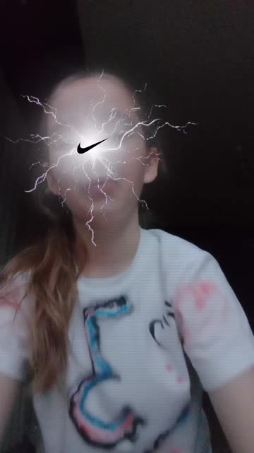 Preview for a Spotlight video that uses the nike white sparkle Lens