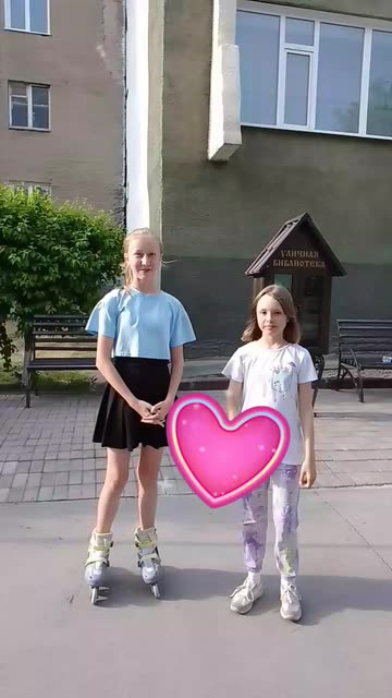Preview for a Spotlight video that uses the Rainbow Hair Lens