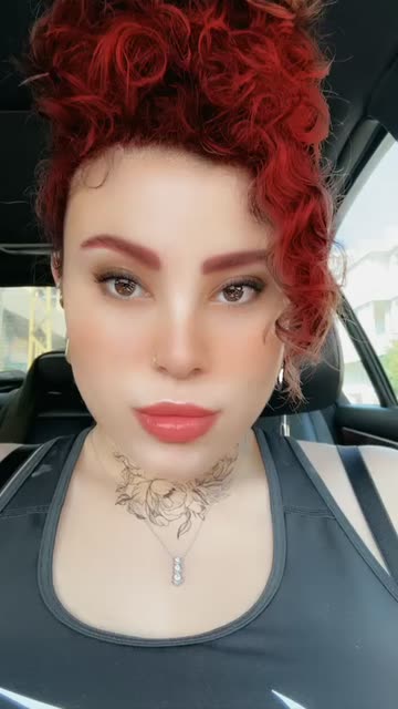 Preview for a Spotlight video that uses the Red Hair & Tunnels Lens