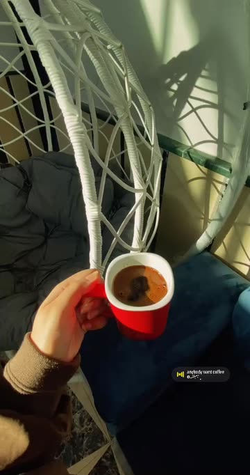 Preview for a Spotlight video that uses the 10 Lens