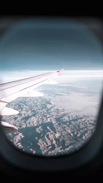 Preview for a Spotlight video that uses the Airplane Flight Lens
