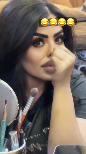 Preview for a Spotlight video that uses the Big Lips Lens