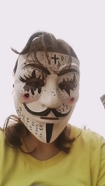 Preview for a Spotlight video that uses the Botox Lens