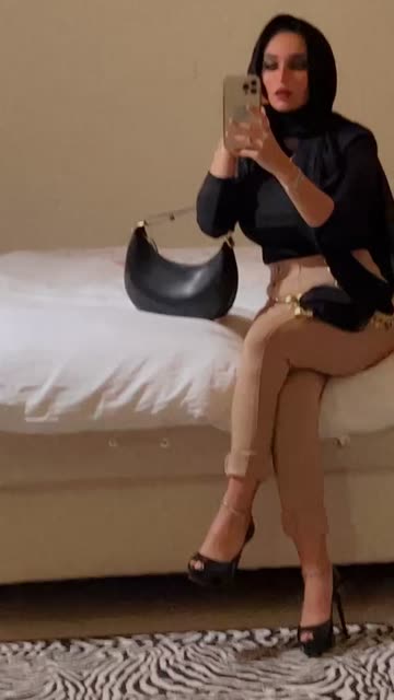 Preview for a Spotlight video that uses the catface Lens
