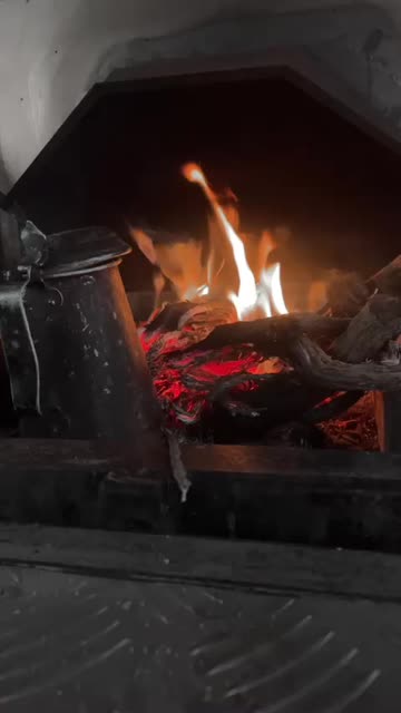 Preview for a Spotlight video that uses the car Lens