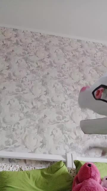 Preview for a Spotlight video that uses the Flashing lights Lens