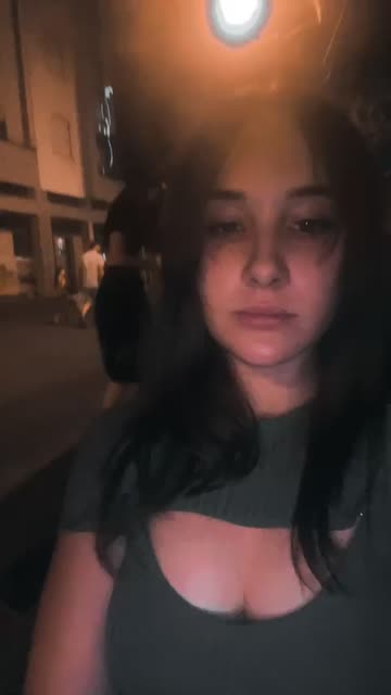 Preview for a Spotlight video that uses the Black Office Lens
