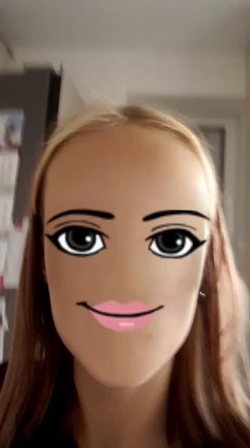 Preview for a Spotlight video that uses the material gworl Lens