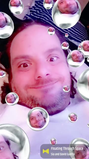 Preview for a Spotlight video that uses the Metall Bubbles Lens
