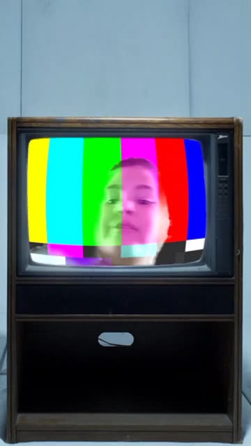 Preview for a Spotlight video that uses the Deadline Lens