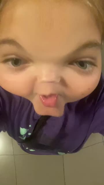 Preview for a Spotlight video that uses the Alien Lens
