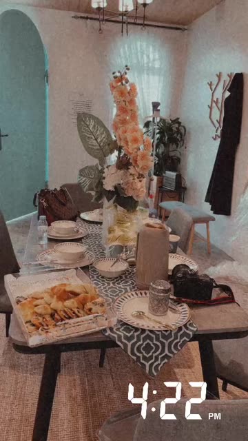 Preview for a Spotlight video that uses the globe tan Lens