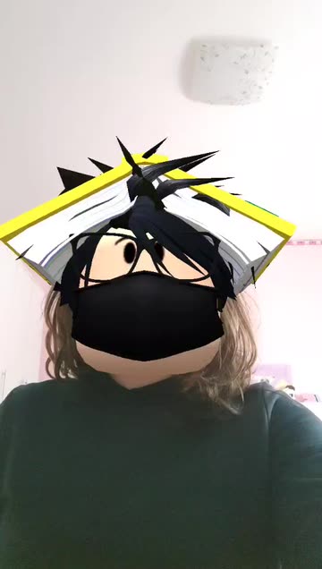 Preview for a Spotlight video that uses the Roblox face 3D Lens